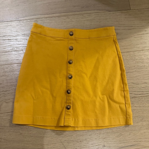 Forever21 yellow mini skirt, size M - Picture 2 of 2
